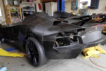 Physiker und sein Sohn 3D-drucken einen Lamborghini Aventador