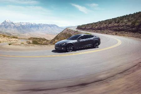 Porsche Taycan im Vergleich mit Porsche Panamera und Tesla Model S
