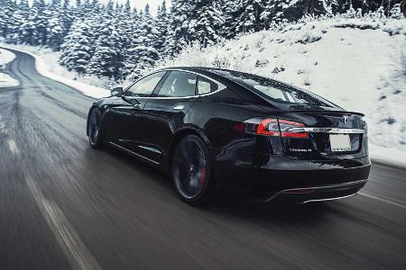 Porsche Taycan im Vergleich mit Porsche Panamera und Tesla Model S