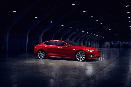 Porsche Taycan im Vergleich mit Porsche Panamera und Tesla Model S