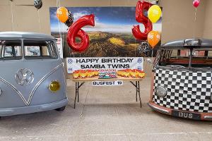 Gebaut am 6. September: VW-Samba-Bus-Zwillinge von 1954