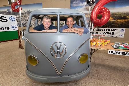 Gebaut am 6. September: VW-Samba-Bus-Zwillinge von 1954