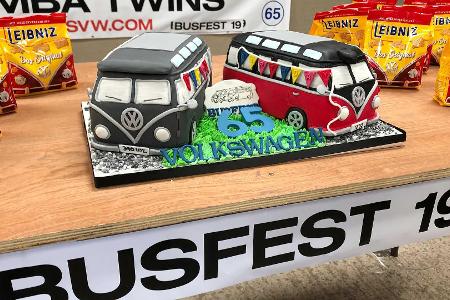 Gebaut am 6. September: VW-Samba-Bus-Zwillinge von 1954