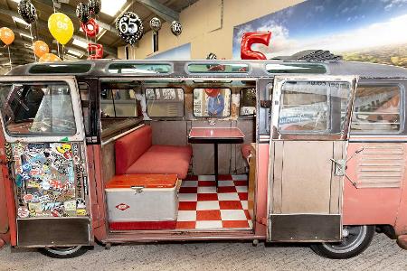 Gebaut am 6. September: VW-Samba-Bus-Zwillinge von 1954