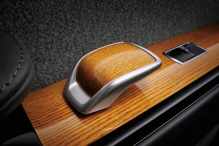 Toyota Century Cabriolet für den neuen japanischen Kaiser