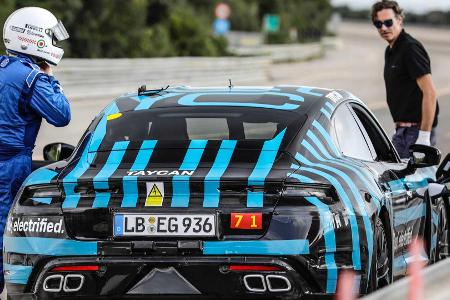 Porsche Taycan: Innenraum teilweise enthüllt