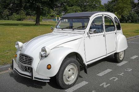 Zeitreise: Unterwegs im Citroën 2CV