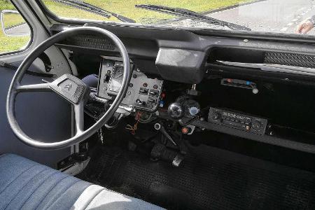 Zeitreise: Unterwegs im Citroën 2CV