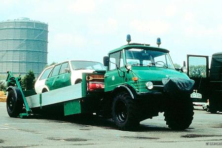 Historische Polizeifahrzeuge in Deutschland: Unimog