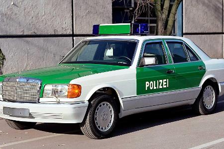 Historische Polizeifahrzeuge in Deutschland: Mercedes W 126