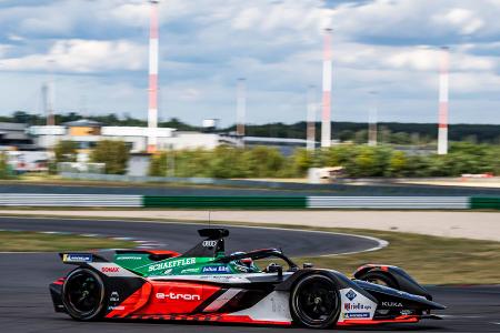 Rene Rast zum ersten Mal im Formel-E-Auto von Audi