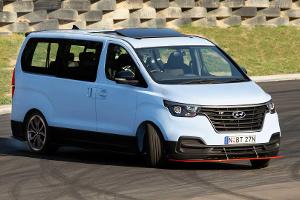 Hyundai iMax N Drift Bus ist ein achtsitziger 402-PS-Hecktriebler