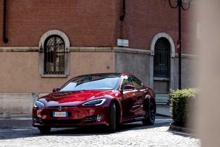 Tesla-Update: Mehr Reichweite, verbesserte Navigation und mehr.