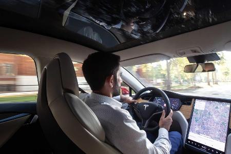Tesla-Update: Mehr Reichweite, verbesserte Navigation und mehr.
