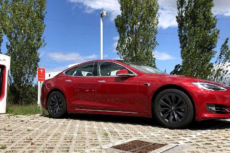 Tesla-Update: Mehr Reichweite, verbesserte Navigation und mehr.