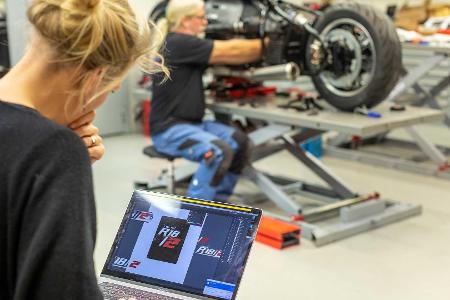 BMW Motorrad Concept R18 /2: Custom-Bike mit fettem Boxer