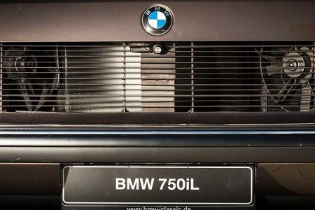 Dieser BMW 7er (E32) hatte einen V16-Motor und Mega-Kiemen