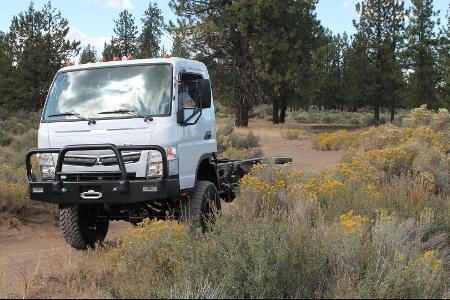 EarthCruiser zeigt neue EXP und FX Expeditionsfahrzeuge mit V8