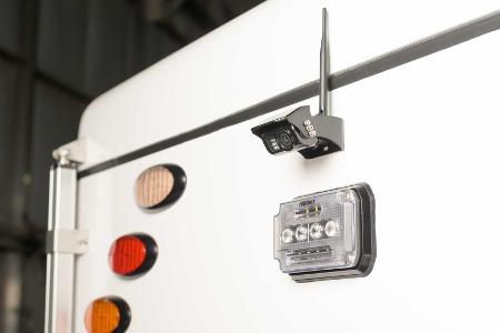 EarthCruiser zeigt neue EXP und FX Expeditionsfahrzeuge mit V8