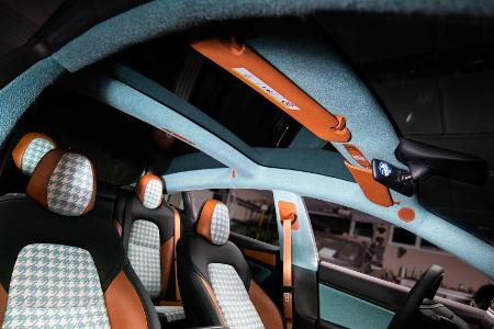 Vilner pimpt Tesla Model 3-Interieur mit Hahnentrittmuster und viel Türkis