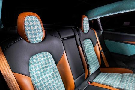 Vilner pimpt Tesla Model 3-Interieur mit Hahnentrittmuster und viel Türkis