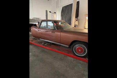 Das längste Auto der Welt ist ein Cadillac Eldorado mit 26 Rädern