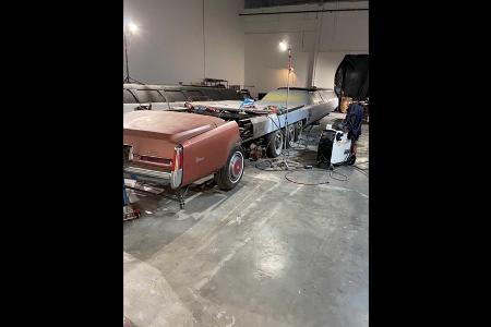 Das längste Auto der Welt ist ein Cadillac Eldorado mit 26 Rädern