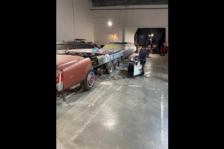 Das längste Auto der Welt ist ein Cadillac Eldorado mit 26 Rädern