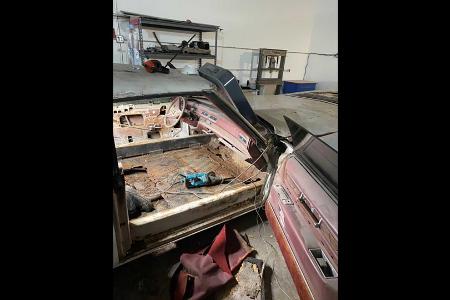 Das längste Auto der Welt ist ein Cadillac Eldorado mit 26 Rädern