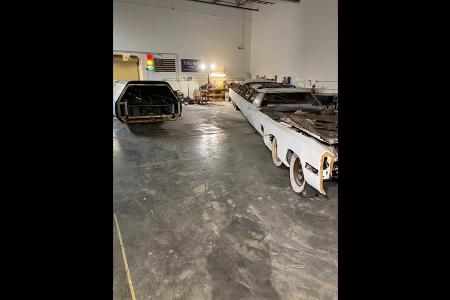 Das längste Auto der Welt ist ein Cadillac Eldorado mit 26 Rädern
