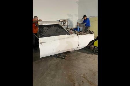 Das längste Auto der Welt ist ein Cadillac Eldorado mit 26 Rädern