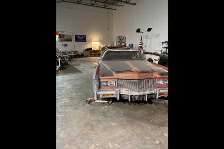 Das längste Auto der Welt ist ein Cadillac Eldorado mit 26 Rädern