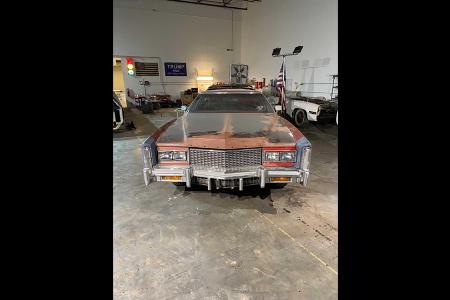 Das längste Auto der Welt ist ein Cadillac Eldorado mit 26 Rädern