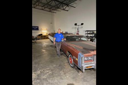 Das längste Auto der Welt ist ein Cadillac Eldorado mit 26 Rädern