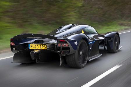 Aston Martin Valkyrie testet erstmals auf öffentlichen Straßen