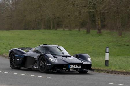 Aston Martin Valkyrie testet erstmals auf öffentlichen Straßen