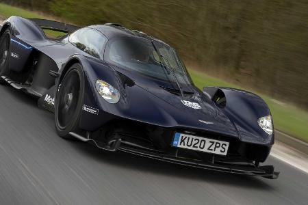 Aston Martin Valkyrie testet erstmals auf öffentlichen Straßen