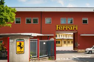 Wegen Coronavirus: Ferrari stellt Produktion in der Fabrik ein