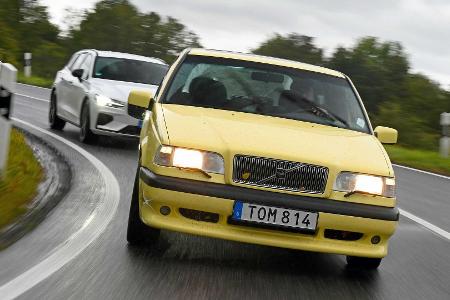 Volvo 850 T5-R vs. V60 T8 AWD Polestar Engineered Volvo 850 T5-R vs. V60 T8 AWD Polestar Engineered