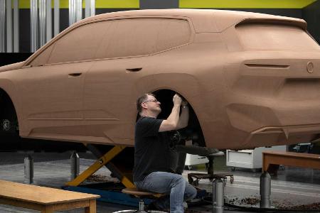 Aus BMW Vision iNext wird BMW iX: Elektro-SUV kommt Ende 2021