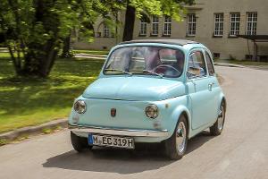 Zeitreise: Unterwegs im alten Fiat 500