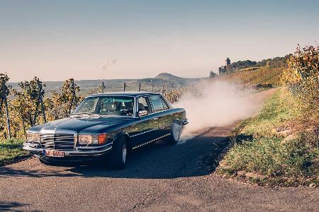 Diese Mercedes S-Klasse (W 116) hat einen modernen AMG-Motor
