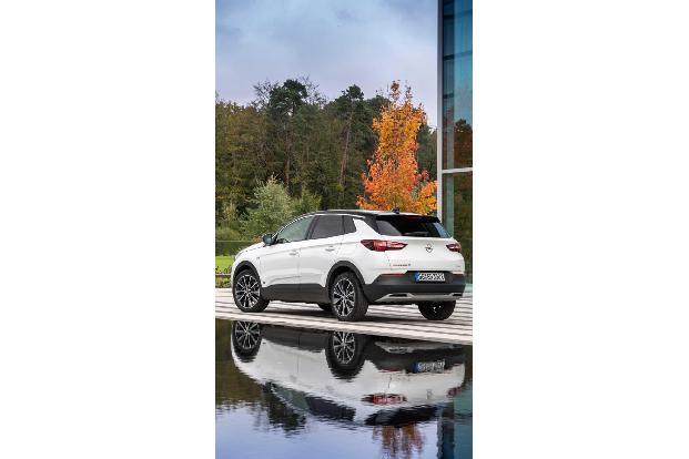 Opel Grandland X Hybrid4: Wie man den Plug-in-Hybrid auflädt