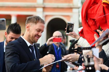 Sebastian Vettel vor der Präsentation des neuen Ferrari SF1000