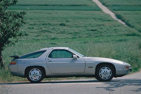 1987: Porsche 928 GTS - Der V8 im GTS ist 5,4-Liter groß und leistet 350 PS.