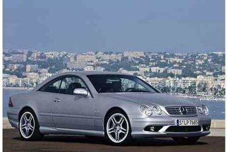 Der CL 65 AMG distanziert seinen Vorgänger, den CL 63 AMG mit dem V12-Saugmotor (6,2 Liter Hubraum, 326 kW/444 PS, 620 Nm) d...