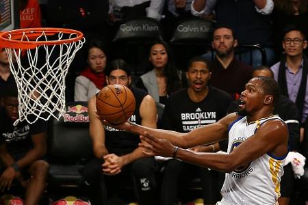 Warriors in NBA-Play-offs weiter auf Halbfinal-Kurs Warriors in NBA-Play-offs weiter auf Halbfinal-Kurs