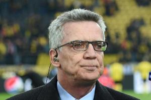 De Maizière verurteilt Fan-Krawalle: "Völlig inakzeptabel"