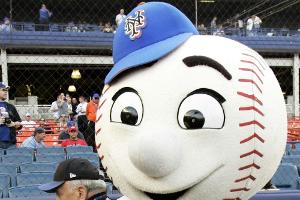 Mr. Met macht Ärger: Maskottchen zeigt Fans den Mittelfinger