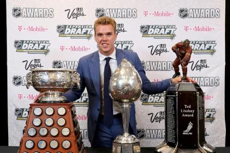 McDavid als bester NHL-Scorer und MVP ausgezeichnet McDavid als bester NHL-Scorer und MVP ausgezeichnet